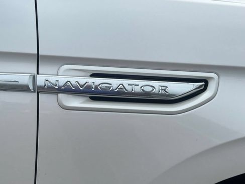 Used 2019 Lincoln Navigator Reserve AWD/4WD image 14