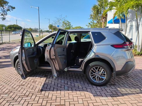 Used 2023 Nissan Rogue S AWD/4WD image 10