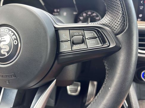 Used 2022 Alfa Romeo Stelvio Ti image 21