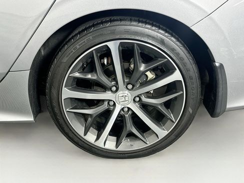 Used 2022 Honda Civic Touring image 11