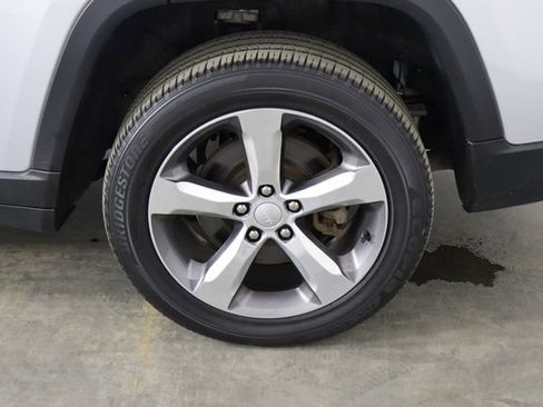 Used 2021 Jeep Grand Cherokee L Limited image 47