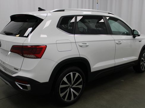 Used 2022 Volkswagen Taos SE AWD/4WD image 5