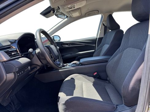 Used 2025 Toyota Camry LE FWD image 10