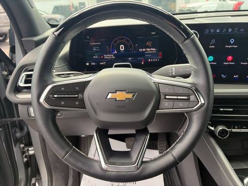 Used 2025 Chevrolet Traverse LT w/ Enhanced Driving Package AWD/4WD image 14