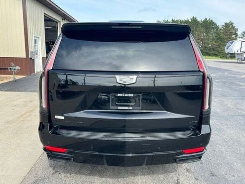 Used 2022 Cadillac Escalade Sport w/ Touring Package AWD/4WD image 4