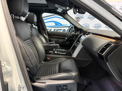 Used 2020 Land Rover Discovery HSE image 29