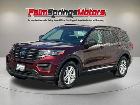Certified 2022 Ford Explorer XLT image 2