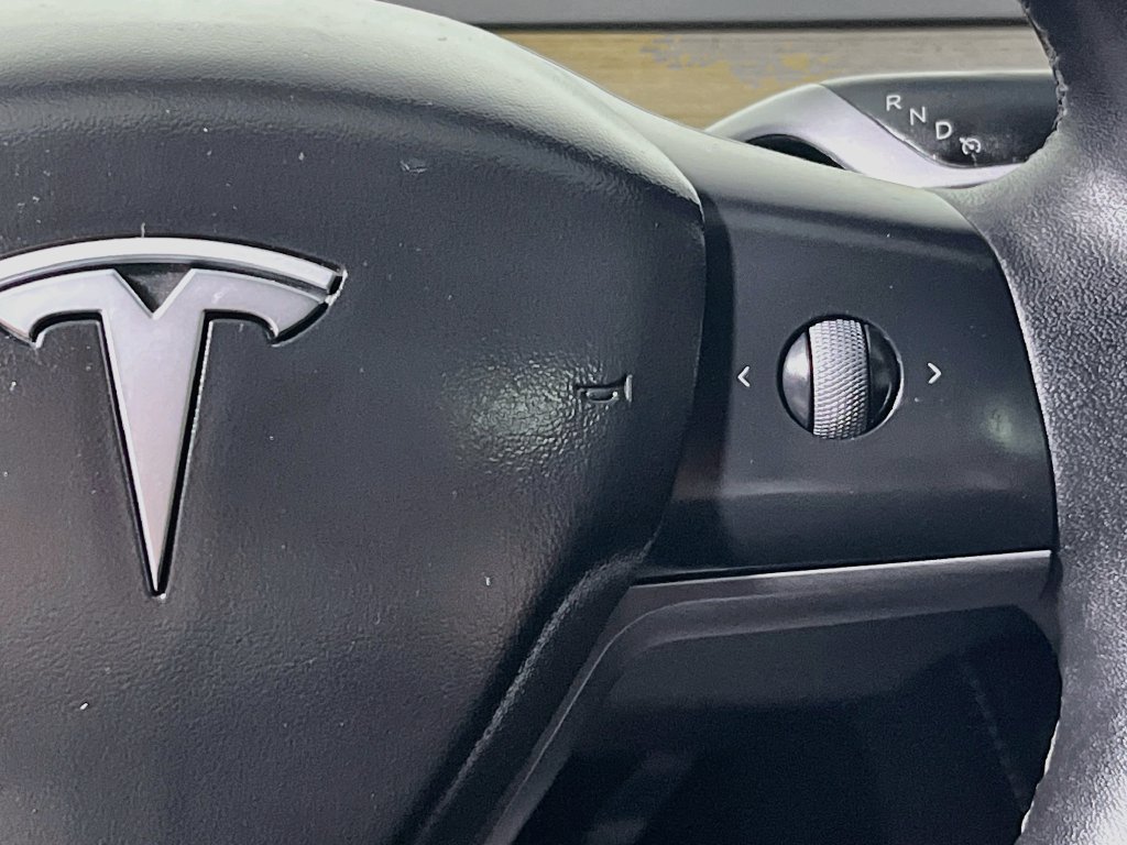 Used 2024 Tesla Model Y Long Range AWD/4WD image 17