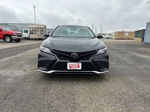 Used 2022 Toyota Camry XSE image 9