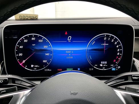 Used 2025 Mercedes-Benz GLC 350e 4MATIC image 23