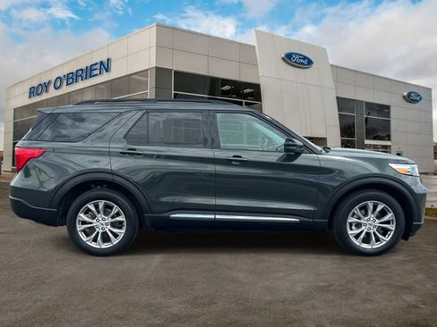Certified 2024 Ford Explorer XLT w/ Equipment Group 202A AWD/4WD image 6