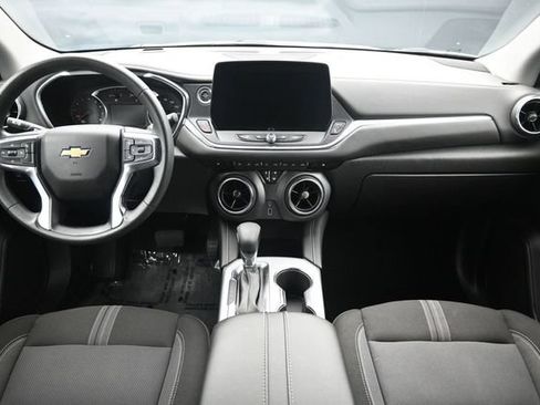 Used 2025 Chevrolet Blazer LT FWD image 18