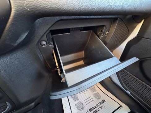 Used 2022 Jeep Wrangler Unlimited Sahara image 31