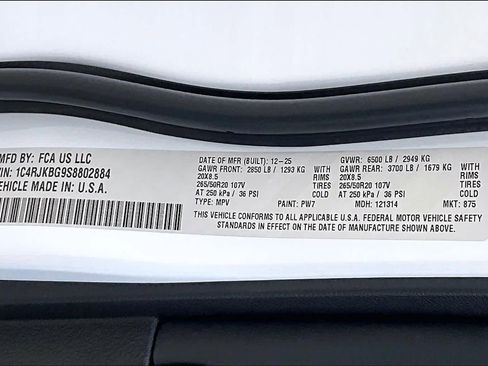 New 2025 Jeep Grand Cherokee L Limited w/ Black Appearance Package AWD/4WD image 21
