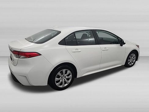Used 2024 Toyota Corolla LE FWD image 3