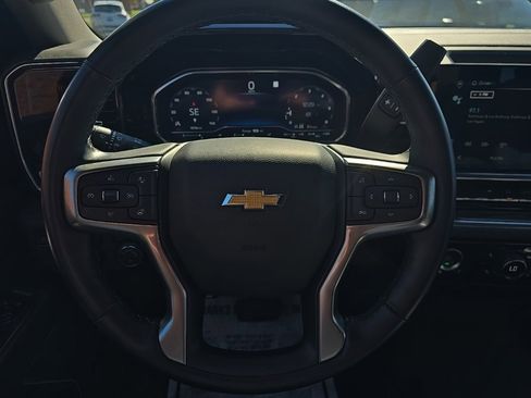 Used 2023 Chevrolet Silverado 1500 LT image 9