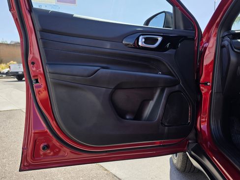 New 2025 Jeep Compass Latitude w/ Altitude Special Edition image 11