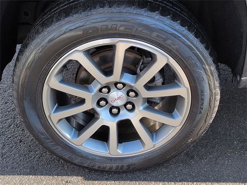 Used 2021 GMC Canyon Denali image 10