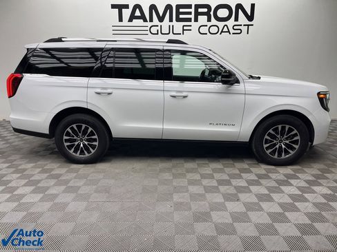 Used 2025 Ford Expedition Platinum image 4