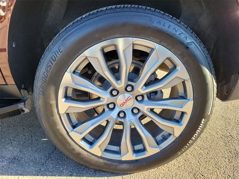 Used 2022 GMC Yukon Denali image 11