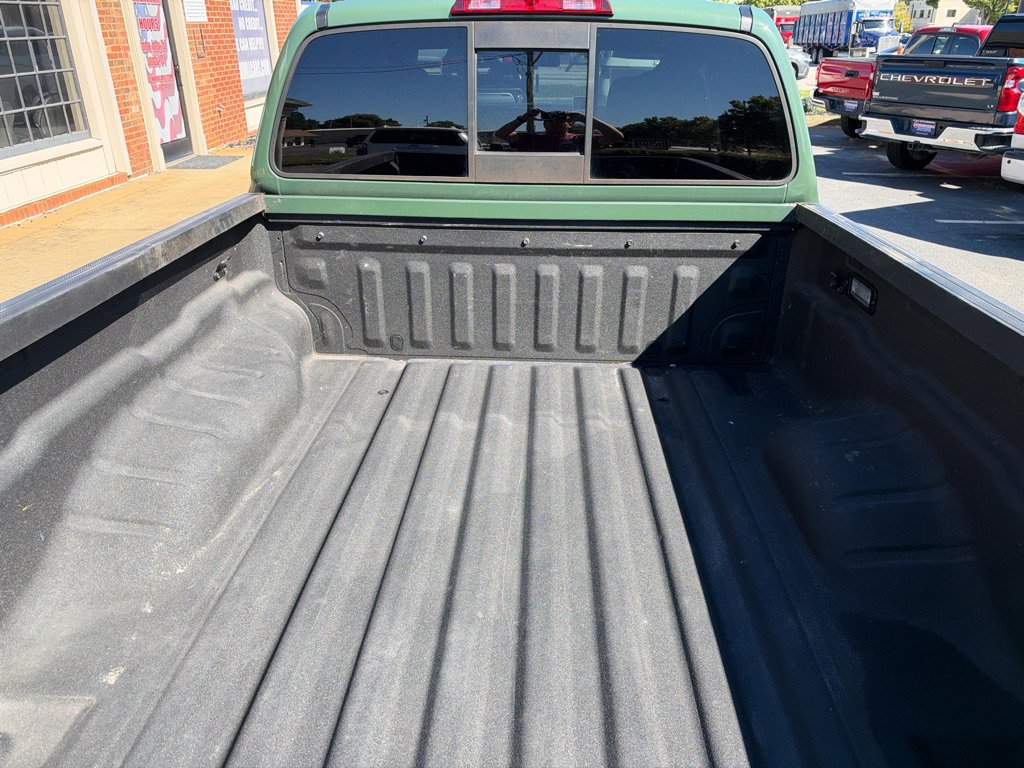Used 2022 Nissan Frontier SV w/ Technology Package RWD image 12