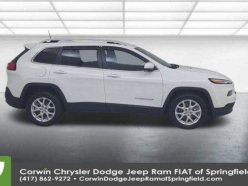 Certified 2018 Jeep Cherokee Latitude Plus image 17