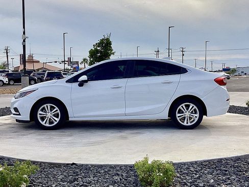 Used 2017 Chevrolet Cruze LT w/ Convenience Package image 8