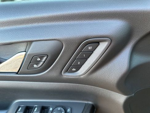 Certified 2023 GMC Acadia SLT w/ Preferred Package image 19