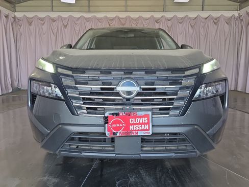 Used 2025 Nissan Rogue SV FWD image 11