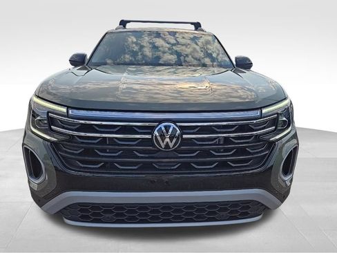 Used 2024 Volkswagen Atlas Peak Edition SEL AWD/4WD image 8