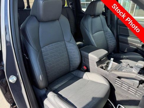 Used 2024 Toyota Tacoma TRD Off-Road w/ TRD Off Road Premium Package AWD/4WD image 11