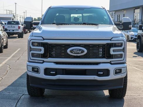 Used 2024 Ford F250 Platinum w/ FX4 Off-Road Package image 2