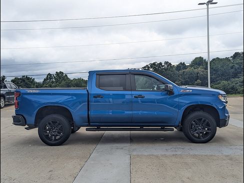 Used 2022 Chevrolet Silverado 1500 LT Trail Boss w/ Protection Package AWD/4WD image 6