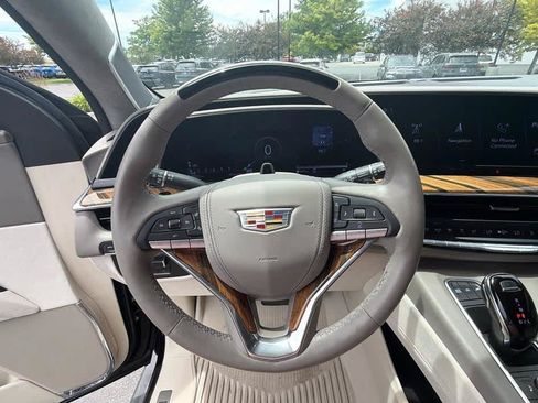 Used 2022 Cadillac Escalade Sport Platinum AWD/4WD image 15
