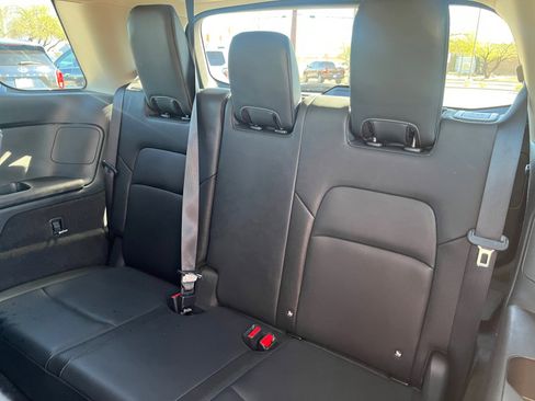 Used 2022 Nissan Pathfinder SL image 17