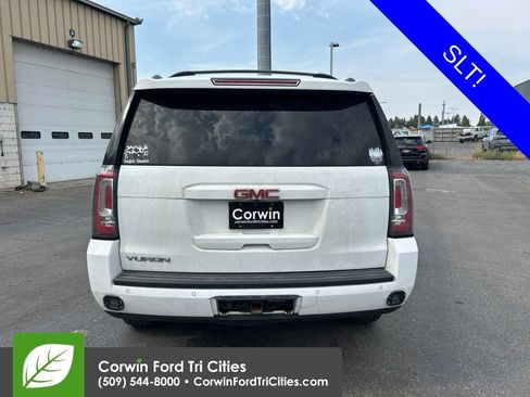 Used 2017 GMC Yukon SLT AWD/4WD image 9