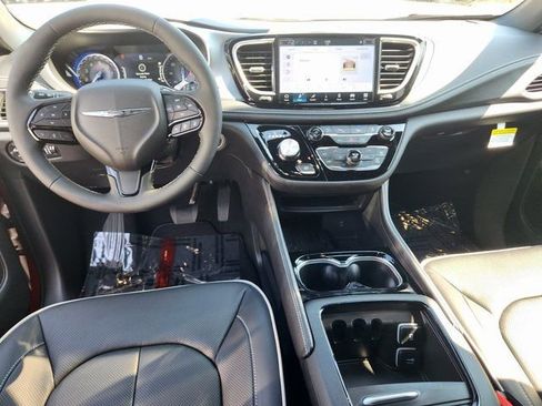 New 2026 Chrysler Pacifica Limited w/ S Appearance Package image 9