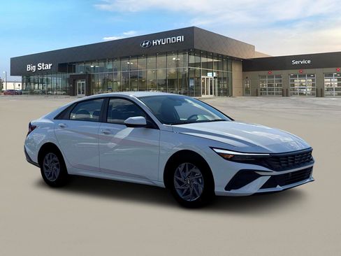 New 2026 Hyundai Elantra Blue FWD image 10