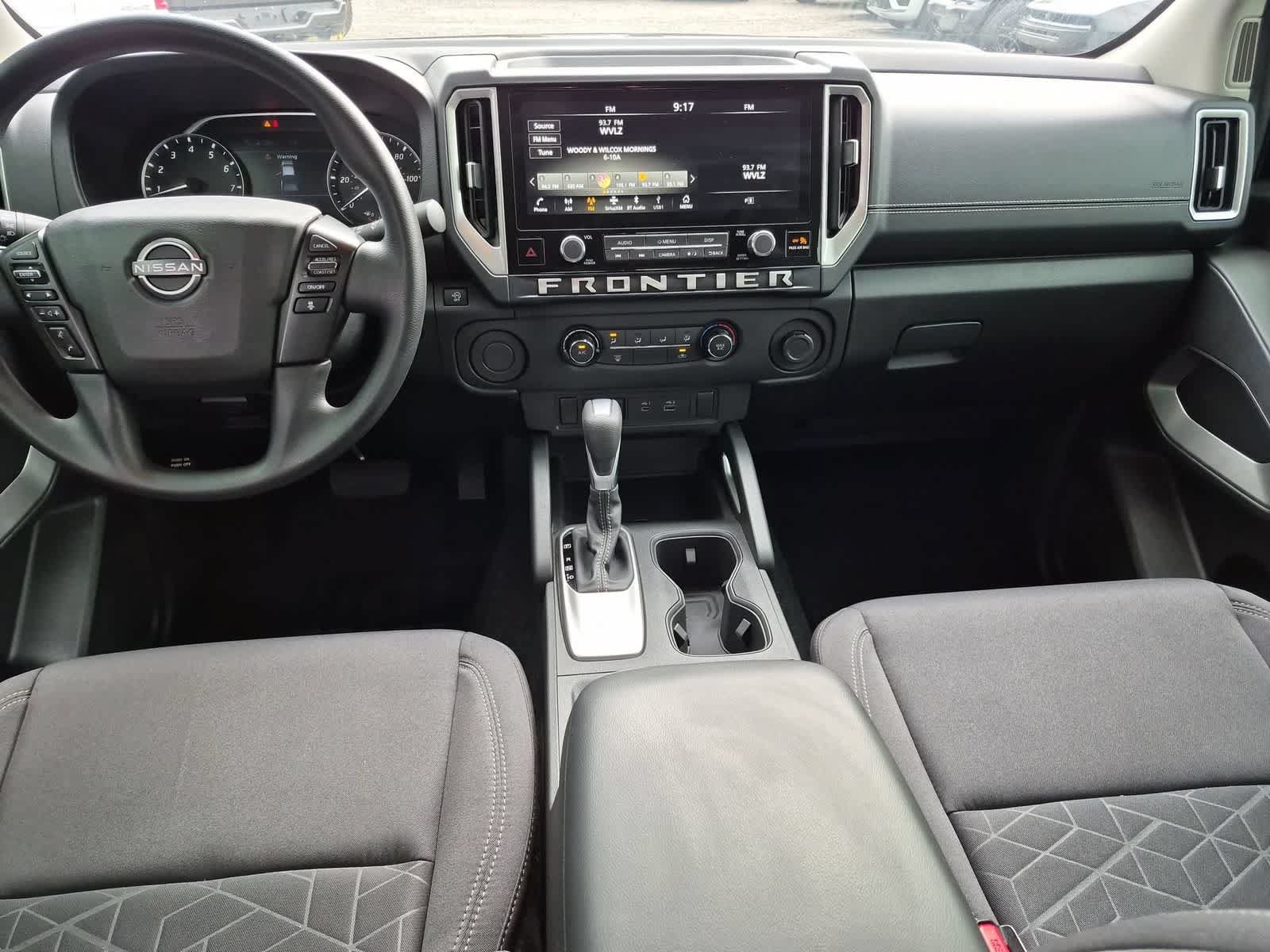 Used 2025 Nissan Frontier SV w/ Tow Package RWD image 14