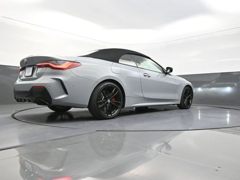 Used 2022 BMW 440i xDrive Convertible w/ Premium Package image 30