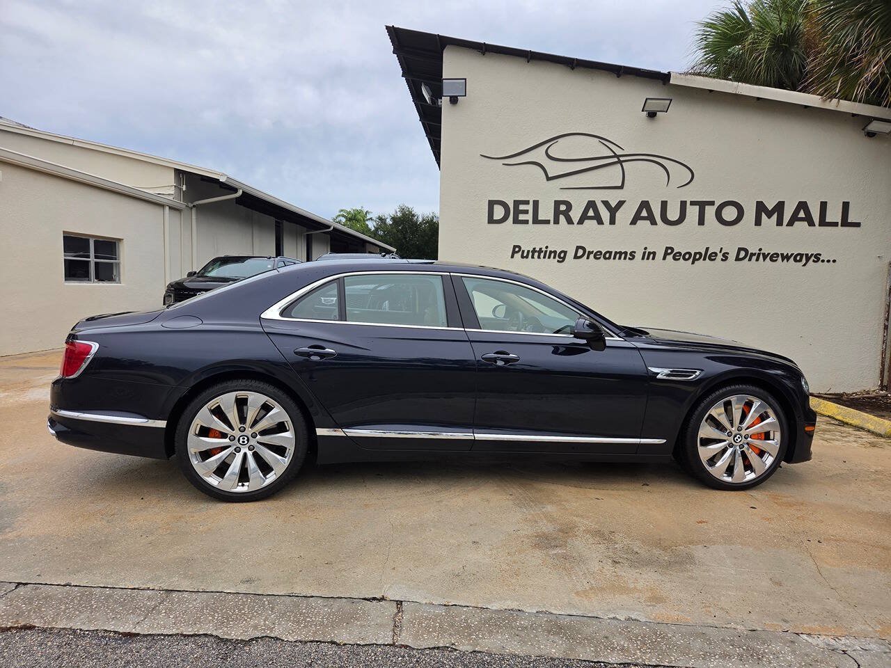 Used 2021 Bentley Flying Spur V8 AWD/4WD image 4