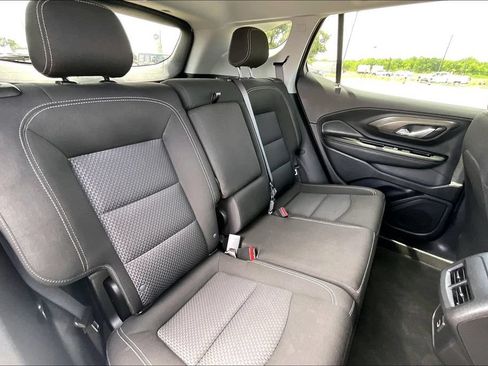 Used 2024 GMC Terrain SLE FWD image 22