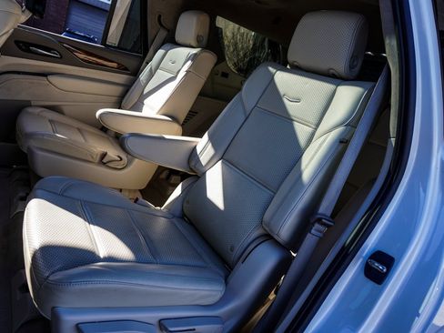 Used 2021 Cadillac Escalade Sport Platinum image 9