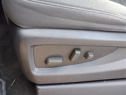 Used 2015 GMC Sierra 1500 SLE w/ SLE Value Package image 20