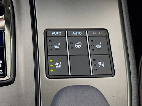 Certified 2026 Lexus UX 300h AWD w/ Accessory Package (2T) image 21
