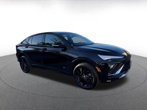 Used 2025 Buick Envista Sport Touring image 2