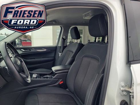 Used 2022 Jeep Grand Cherokee L Laredo w/ Luxury Tech Group I AWD/4WD image 14