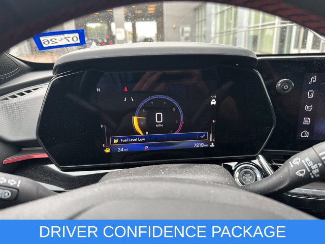 Used 2025 Chevrolet Trax RS w/ Driver Confidence Package FWD image 1