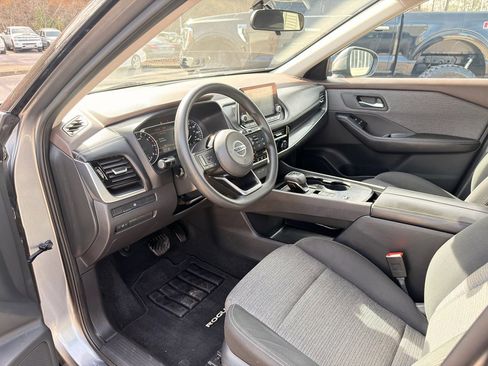 Used 2021 Nissan Rogue SV image 12