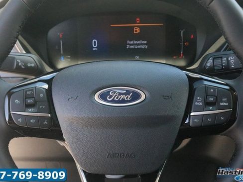 Used 2024 Ford Escape SE image 16
